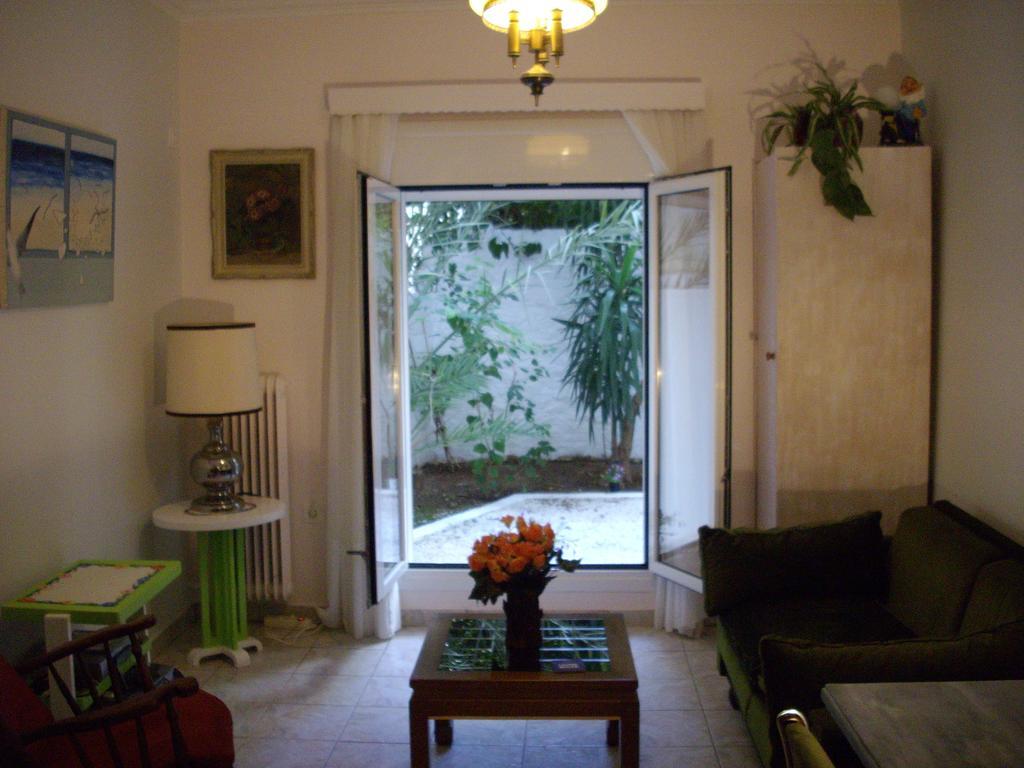 Lilly'S Appartments Athens Room photo